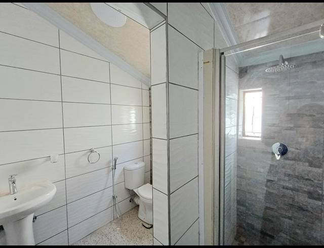 3 BEDROOM PROPERTY TO RENT IN LAUDIUM